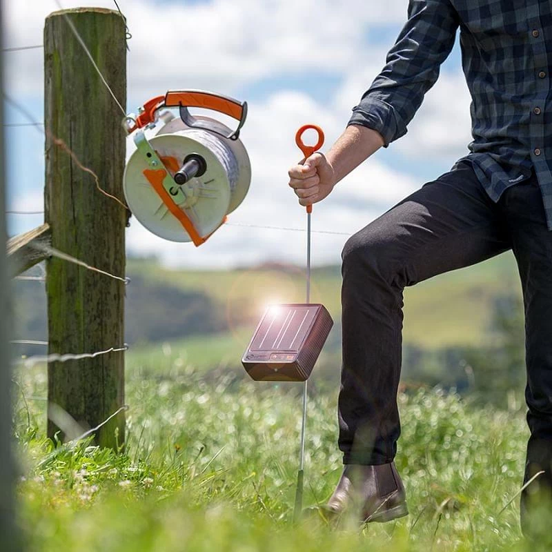 Gallagher S12 Solar-Powered Electric Fencing Energiser - Image 4